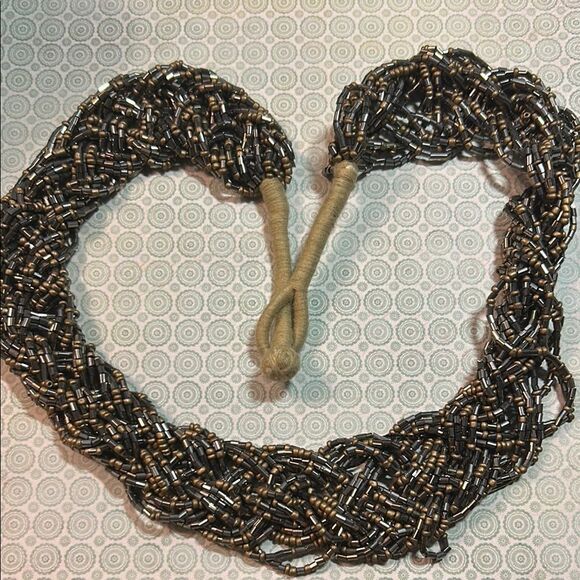 Elegant Black and Gold Beaded Necklace - Picture 1 of 4